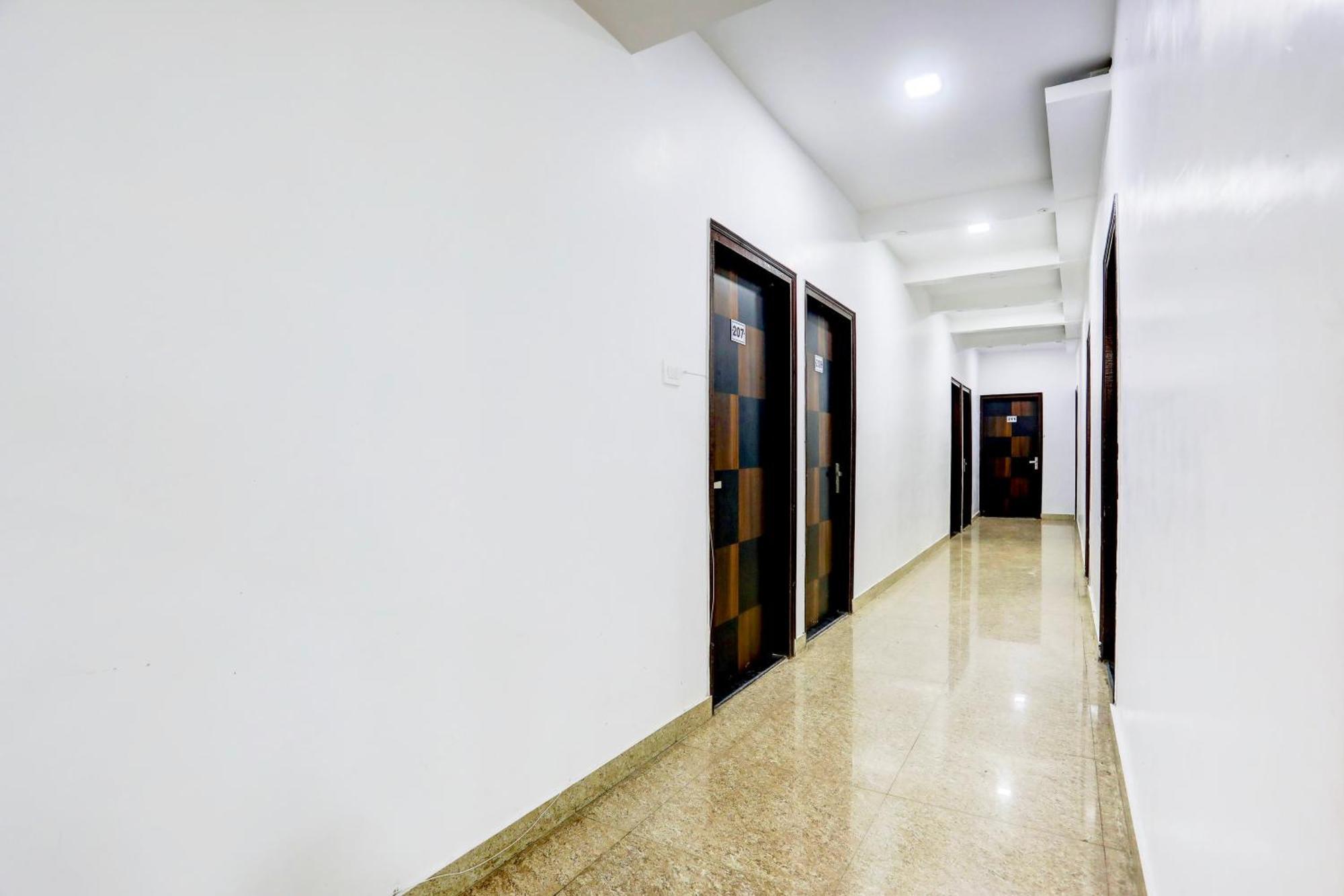 Super Collection O Kalyanpur Hotel Kanpur Bagian luar foto